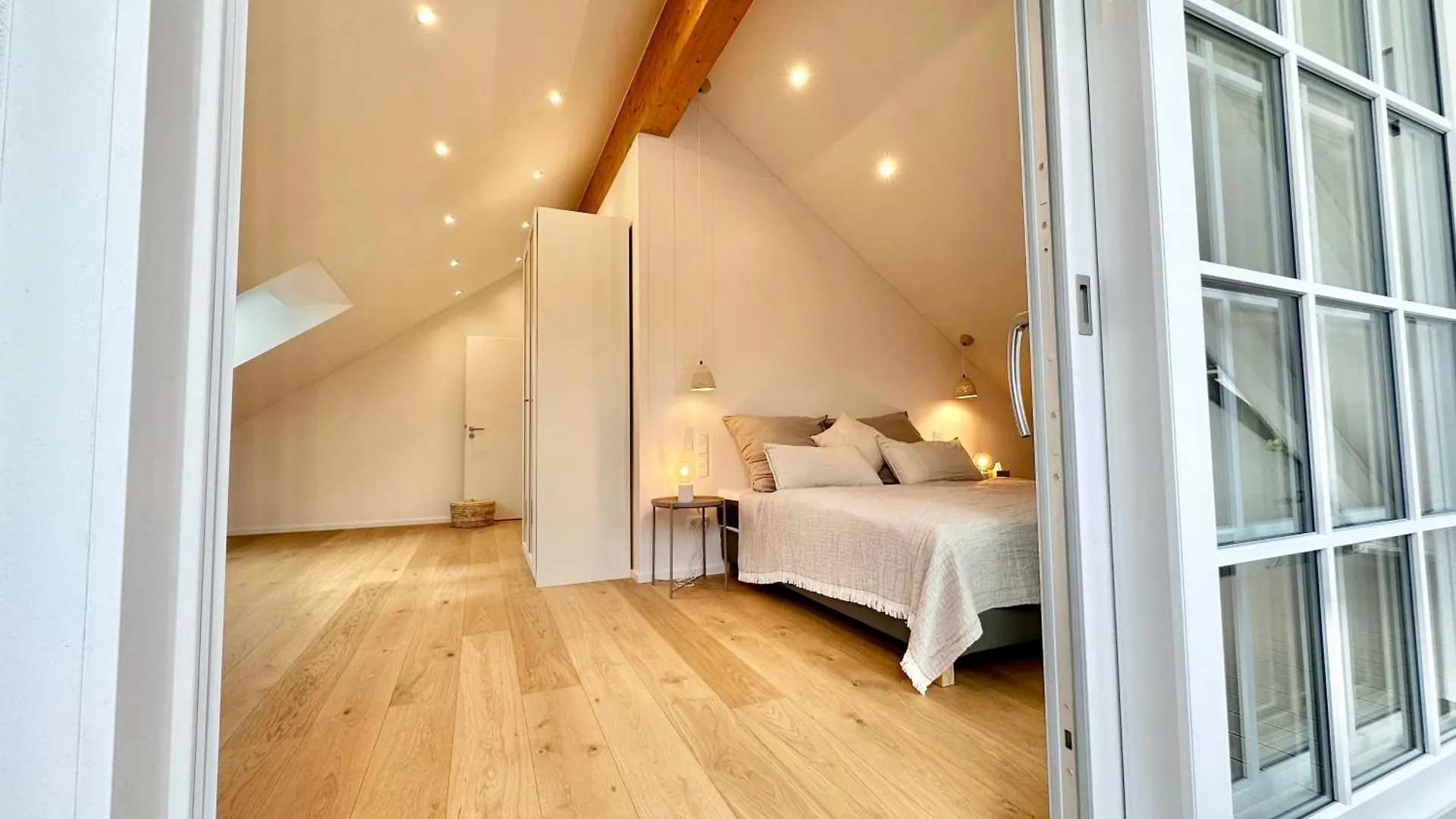 Mavie Living In Breitbrunn Am Ammersee ヘルシング・アム・アンマーゼー