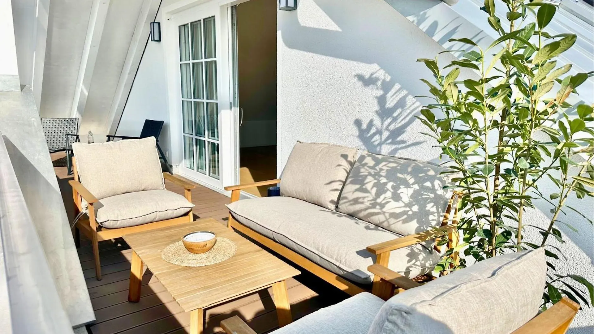 Mavie Living In Breitbrunn Am Ammersee ヘルシング・アム・アンマーゼー ドイツ